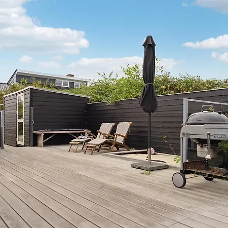 Beautiful Home In Ebeltoft With Sauna 埃贝尔托夫特