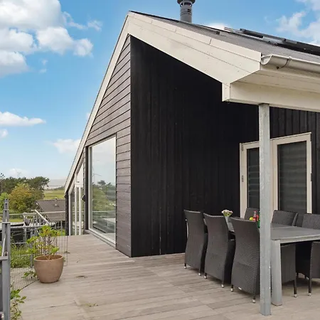 Beautiful Home In Ebeltoft With Sauna 埃贝尔托夫特