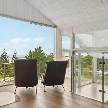 Beautiful Home In Ebeltoft With Sauna 埃贝尔托夫特