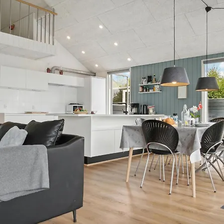 Beautiful Home In Ebeltoft With Sauna 度假居 埃贝尔托夫特