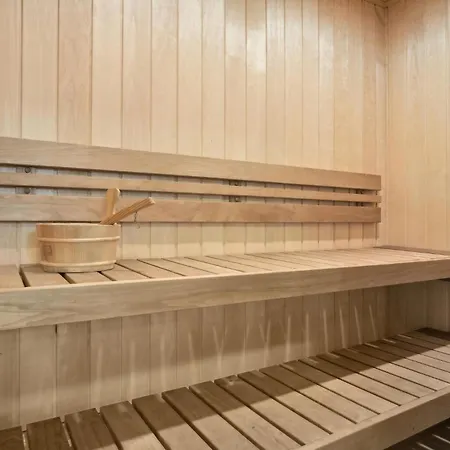 Beautiful Home In Ebeltoft With Sauna 埃贝尔托夫特
