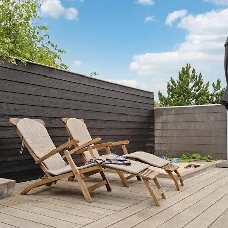 Beautiful Home In Ebeltoft With Sauna 度假居